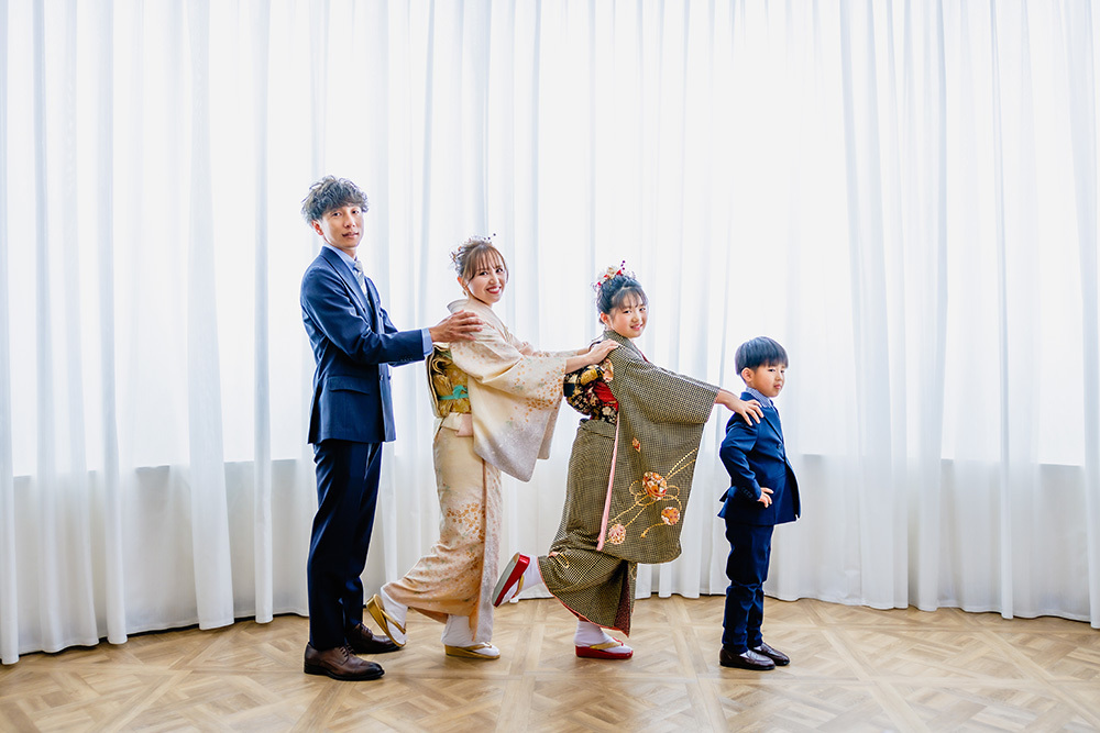 静岡市・富士市・沼津市のドレス専門店フィーノ記念日の家族写真の記念撮影