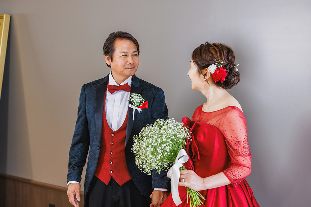 静岡県富士市のフィーノ富士店で撮影したバウリニューアルの夫婦の記念写真・記念撮影