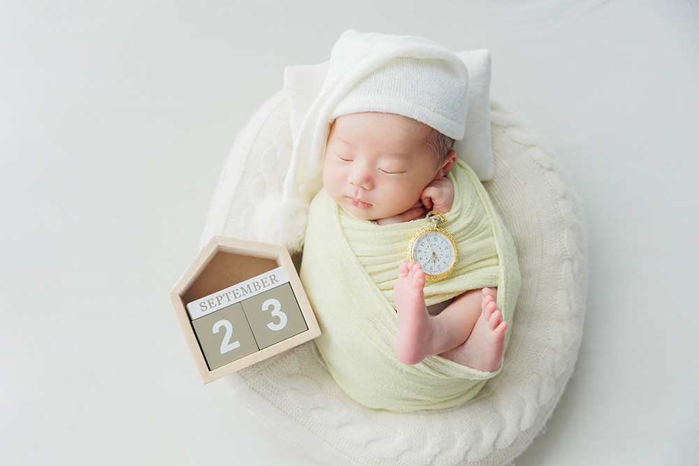 静岡市・富士市・沼津市のドレス専門店フィーノ記念日のニューボーン（新生児の記念撮影）