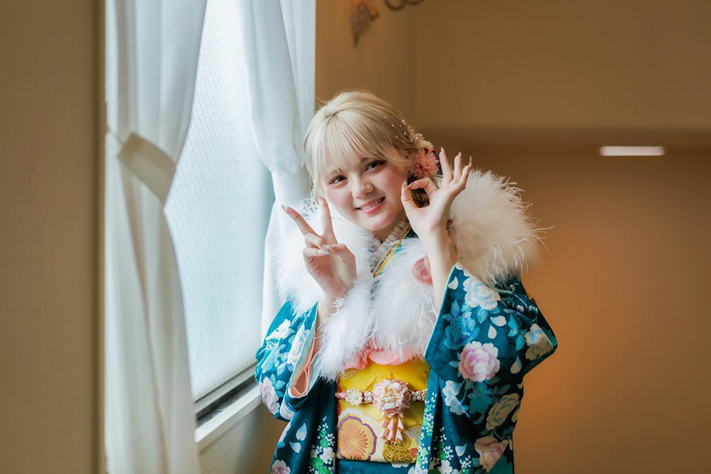富士市の記念写真撮影・フィーノ富士店のスタジオでの成人式前撮りの撮影