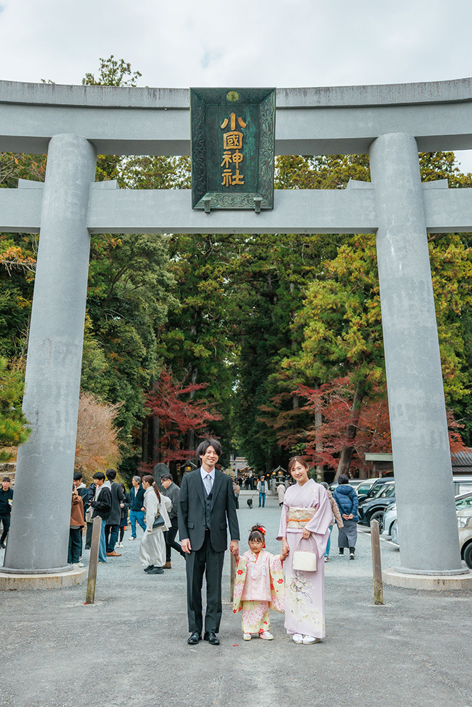 富士市の記念写真撮影・フィーノ富士店の小國神社での七五三の撮影
