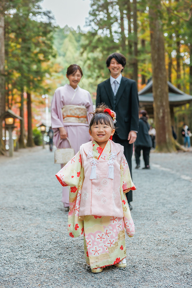 富士市の記念写真撮影・フィーノ富士店の小國神社での七五三の撮影