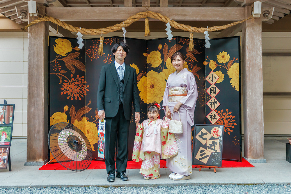 富士市の記念写真撮影・フィーノ富士店の小國神社での七五三の撮影