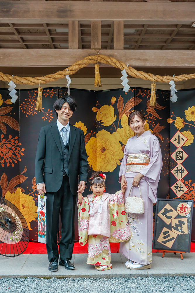 富士市の記念写真撮影・フィーノ富士店の小國神社での七五三の撮影