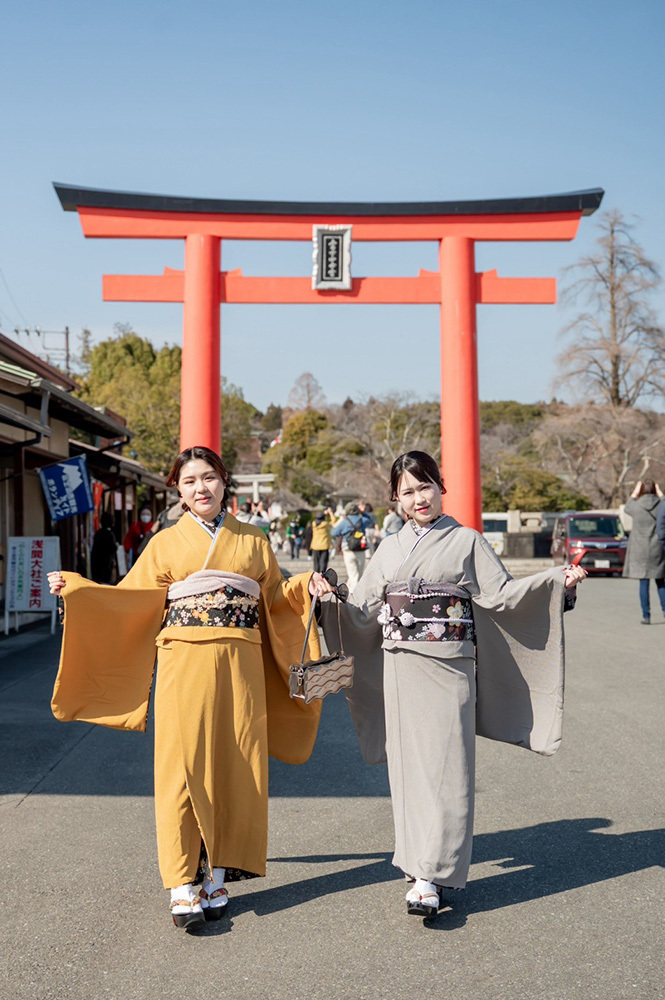 静岡市・富士市・沼津市のフィーノで着物を着てお出かけできるフィーノ気分の女の子たちの写真
