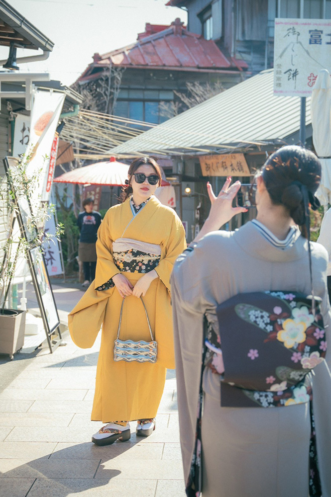 静岡市・富士市・沼津市のフィーノで着物を着てお出かけできるフィーノ気分の女の子たちの写真