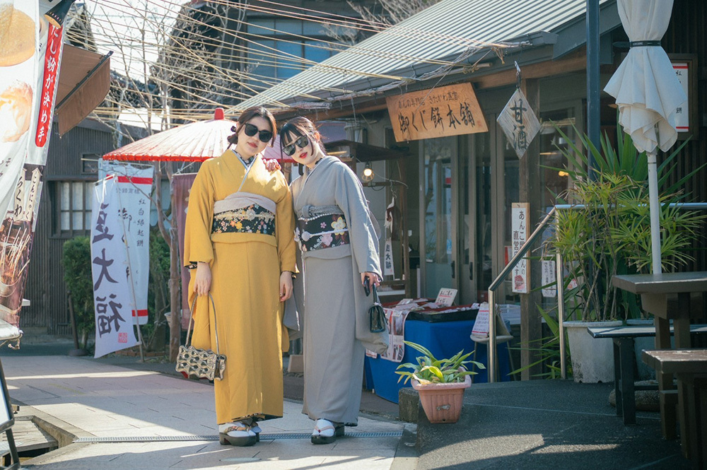 静岡市・富士市・沼津市のフィーノで着物を着てお出かけできるフィーノ気分の女の子たちの写真