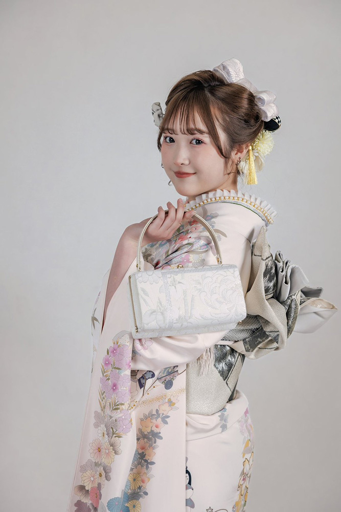 富士市の記念写真撮影・フィーノ富士店のスタジオでの成人式前撮りの撮影