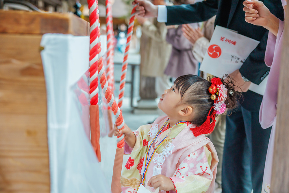 富士市の記念写真撮影・フィーノ富士店の小國神社での七五三の撮影