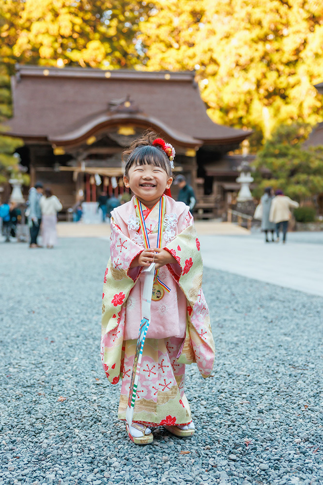 富士市の記念写真撮影・フィーノ富士店の小國神社での七五三の撮影